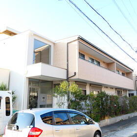 大阪府和泉市伯太町１ 2階建 築13年2ヶ月