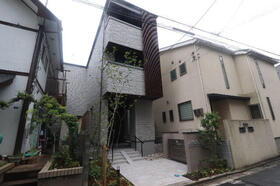 ココ　エルミタージュ 3階建