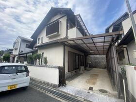 城見台４丁目貸家 地上2階地下1階建