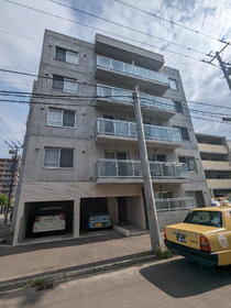 北海道札幌市豊平区中の島二条５ 5階建 築9年1ヶ月