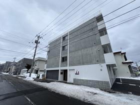 北海道札幌市中央区南十二条西１６ 4階建