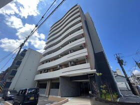 セレニテ三宮プリエ 10階建