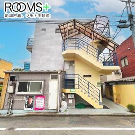 東京都世田谷区中町４ 3階建