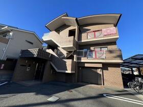 ラフィーネ桂 3階建
