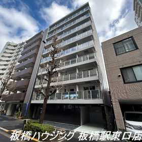 東京都板橋区熊野町 9階建 