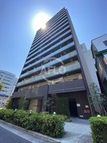 大阪府大阪市西区新町１ 15階建