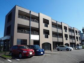 富山県富山市黒瀬 3階建