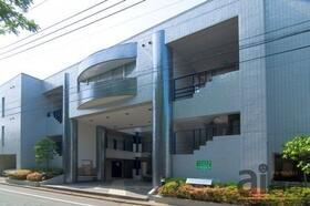 東京都府中市緑町１ 3階建 築37年1ヶ月