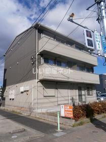 愛知県名古屋市北区西味鋺３ 3階建 築12年