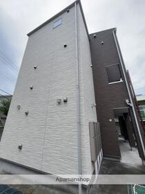 神奈川県横浜市南区三春台 3階建