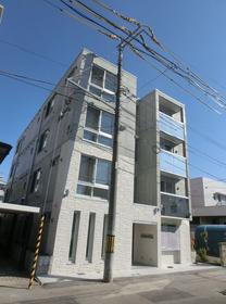 北海道札幌市中央区北一条西２６ 4階建 築6年8ヶ月