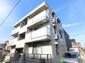 大阪府茨木市総持寺１ 3階建