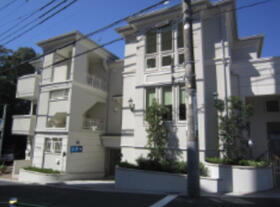 トロワ 3階建