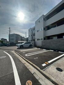 福岡県福岡市早良区飯倉３ 3階建