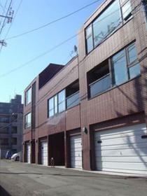 北海道札幌市中央区南六条西１６ 3階建 築36年7ヶ月