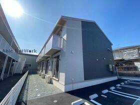 トリシア小山 2階建