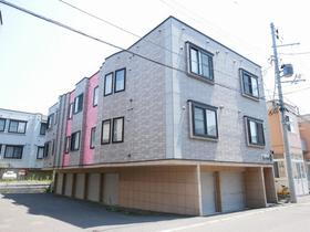 北海道札幌市東区北十八条東１３ 3階建 築20年2ヶ月