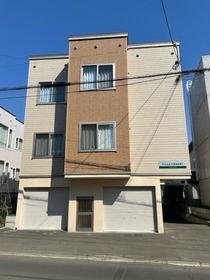 北海道札幌市東区本町二条２ 3階建 築9年3ヶ月