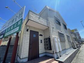 千葉県千葉市稲毛区稲毛１ 築9年10ヶ月 2階建