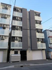 北海道札幌市中央区南八条西２ 5階建 築8年6ヶ月