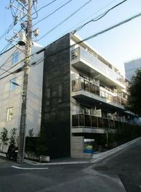 東京都目黒区東山１ 3階建 築5年3ヶ月