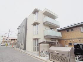 コリーヌ宮の町 3階建