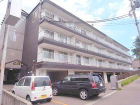 北海道札幌市豊平区西岡三条１１ 4階建 築32年2ヶ月
