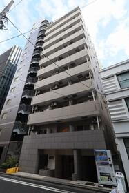 東京都中央区日本橋本町３ 11階建