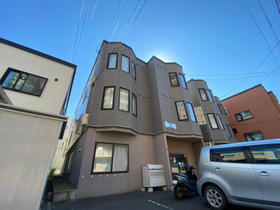 北海道札幌市中央区北七条西２２ 3階建 築23年9ヶ月