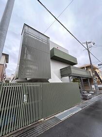 兵庫県西宮市安井町 3階建