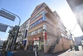 大阪府茨木市西駅前町 5階建