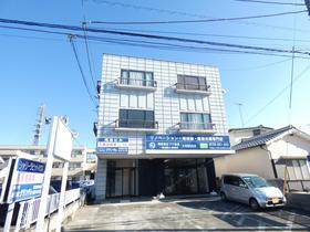 尾島ビル 3階建
