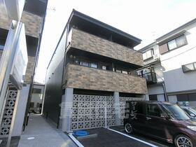 京都府京都市山科区大宅沢町 築3年10ヶ月 3階建