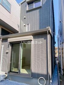 六実４丁目戸建て貸家 3階建