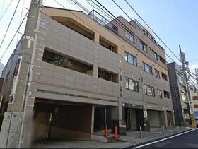 トゥールロワイヤル神宮前 6階建