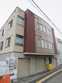 北海道札幌市北区新琴似六条１ 3階建 築17年