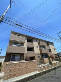 大阪府泉佐野市中町１ 3階建