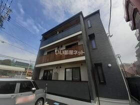 ＤーＲＯＯＭ南材木町 3階建
