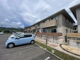 鹿児島県鹿児島市中山町 賃貸アパート