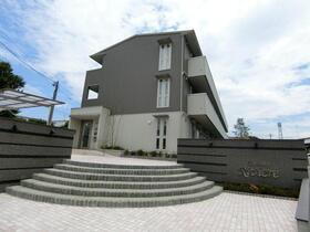 Ｄーｒｏｏｍ　Ｒｉｖｉｅｒｅ
