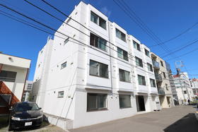 北海道札幌市中央区南五条西１１ 4階建 築11年10ヶ月
