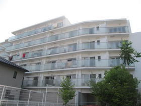 ロイスグラン神戸湊川公園 6階建