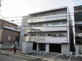 北海道札幌市西区八軒一条東１ 4階建