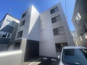 北海道札幌市豊平区平岸一条８ 4階建 築6年