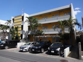 沖縄県那覇市古島１ 3階建 築21年8ヶ月