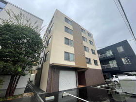 北海道札幌市中央区南九条西１５ 5階建 築1年未満