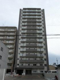 北海道札幌市中央区南四条西１３ 15階建