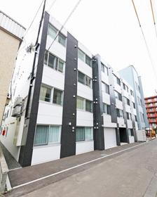 北海道札幌市中央区南二条西２２ 4階建 築4年10ヶ月