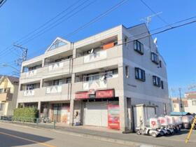 東京都八王子市長沼町 3階建