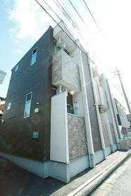 福岡県福岡市西区小戸１ 2階建